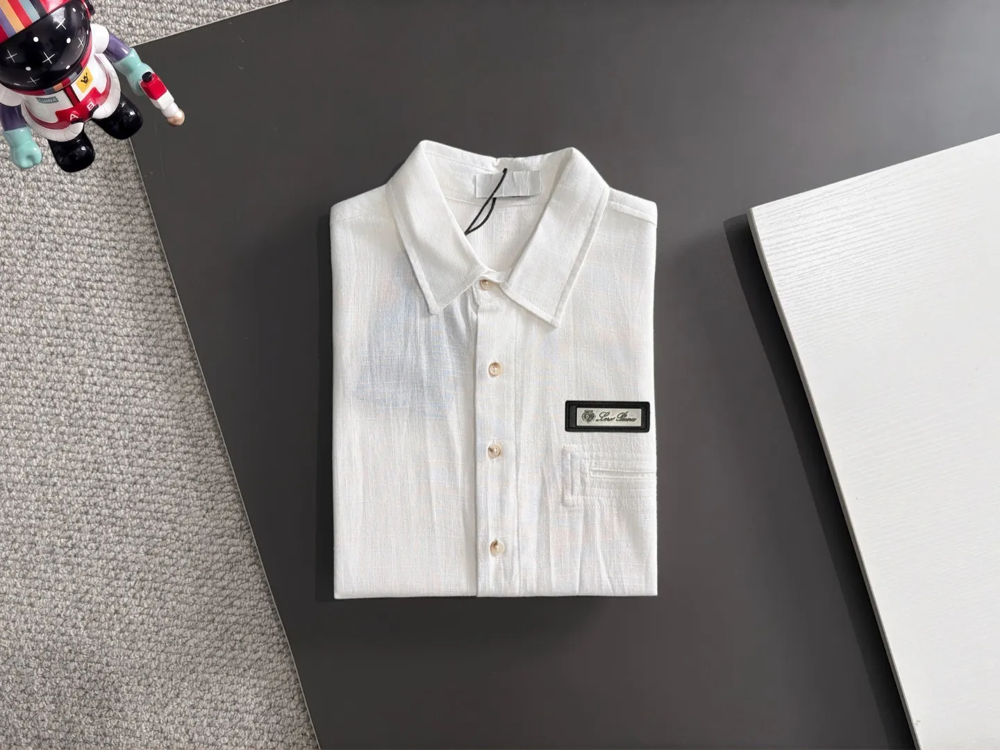 Next day shipping High Quality LP 2041 Fall/Winter New Arrival Men's Long T. Continuation of the Classic Lao Qianfeng casual long T. This polo shirt is made of original counter knitted cotton fabric and linen, with a timeless design that can transcend fashion trends. Classic style, the brand LOGO is three-dimensional and unique, making the whole thing more detailed. Fitted version, fabric, comfortable, skin-friendly, breathable, very practical for daily commuting and leisure. Highly recommended. Size: M-3XL. Please state your height and weight when placing an order.